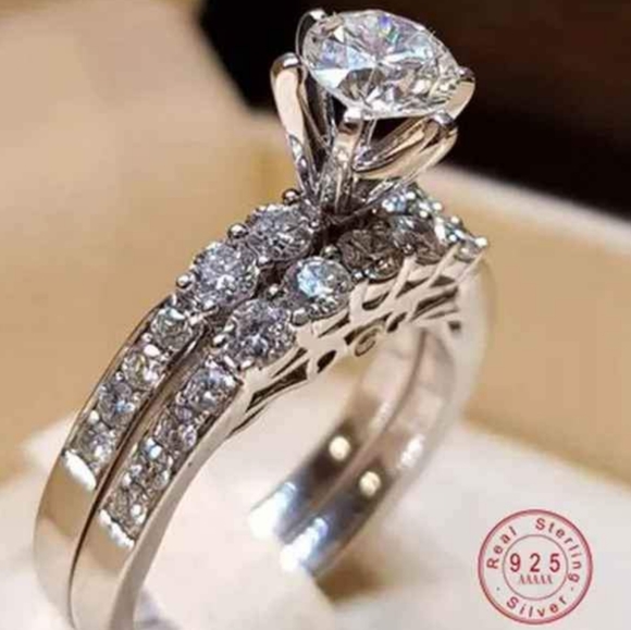 Beautiful Ring Set - Picture 1 of 1